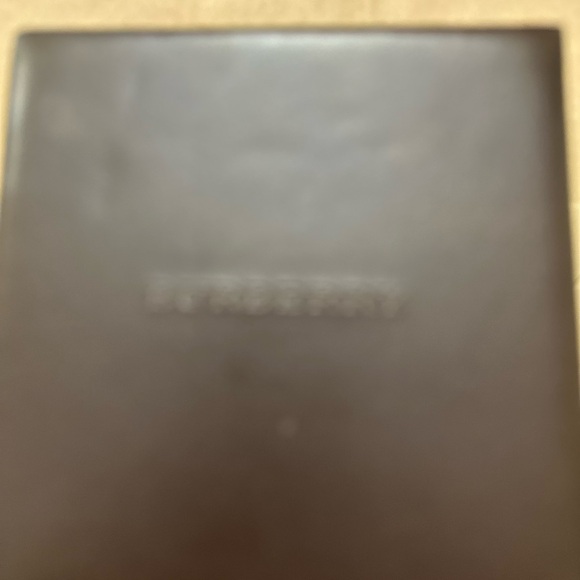 Burberry ladies watch - Picture 5 of 5